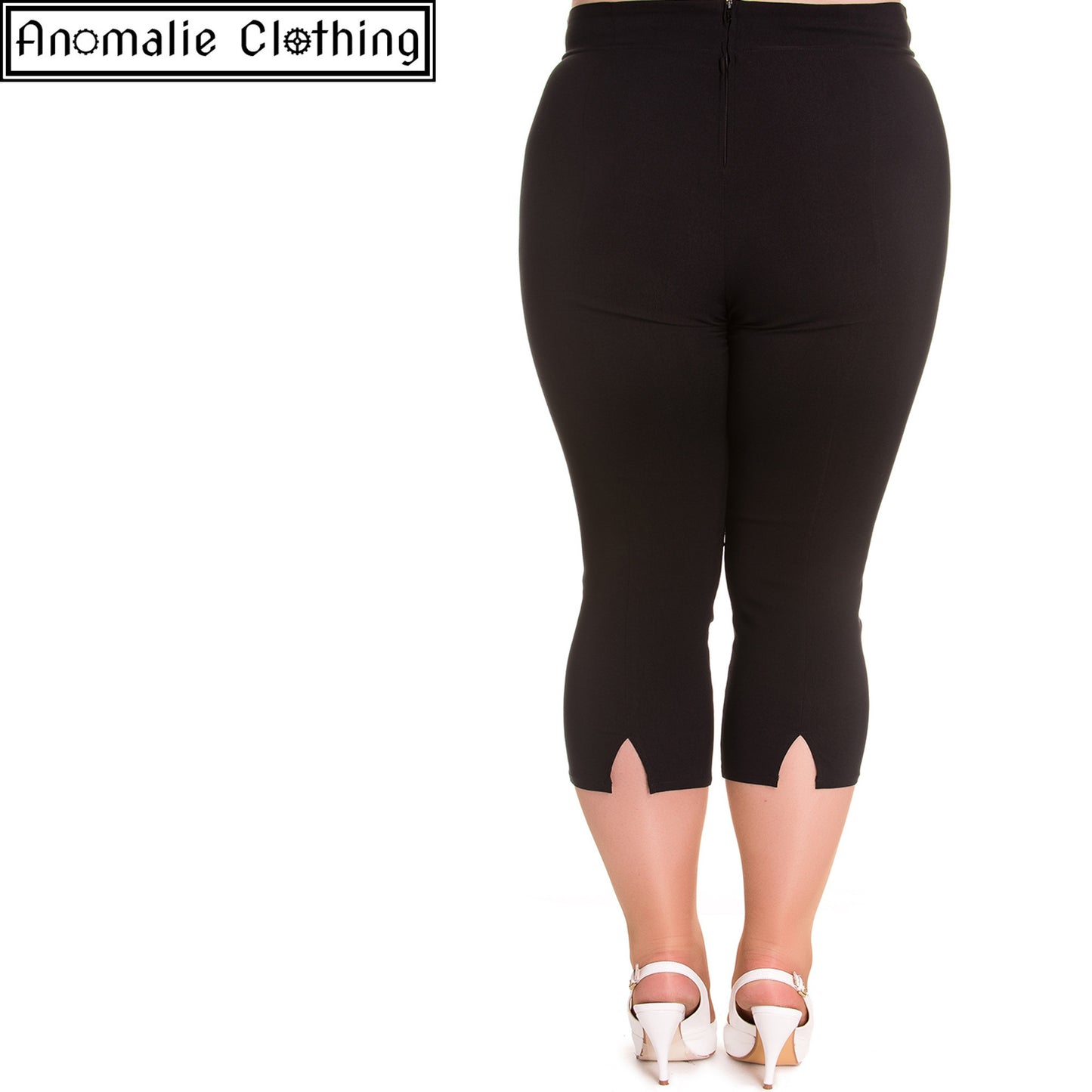 Tina Capris in Black