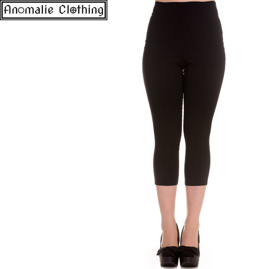 Tina Capris in Black